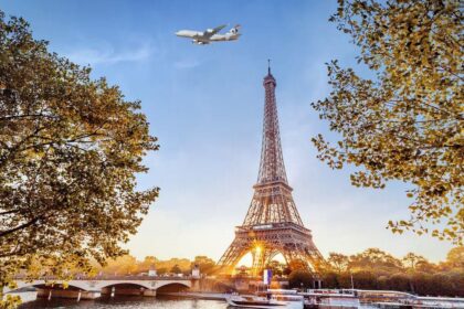 La compagnie aérienne Etihad Airways lance une offre double quotidienne de vols en Airbus A380 et Boeing 787 vers Paris