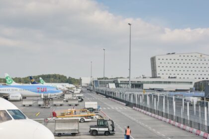 Des centaines de passagers de Ryanair à l’aéroport d’Eindhoven privés de bagages en raison d’un manque de personnel