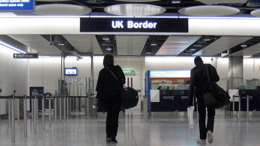 Grève de 23 jours annoncée par les agents de la police aux frontières de l’aéroport de Londres Heathrow suite à un conflit sur leurs conditions de travail