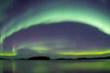 Début de la saison des aurores boréales en Finlande : une occasion unique d’observation.