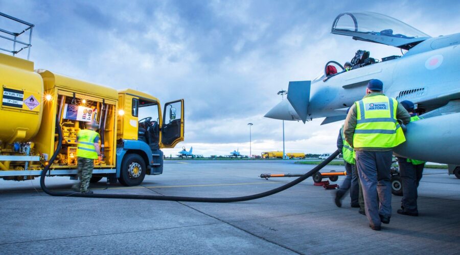 La RAF utilise du carburant aéronautique durable dans ses opérations courantes. 

La Royal Air Force intègre une approche écologique en utilisant du carburant aéronautique durable dans ses opérations quotidiennes.