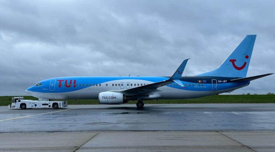 Des traces de fumée dans la cargaison entraînent une évacuation d'urgence Vol TUI Airlines Belgique