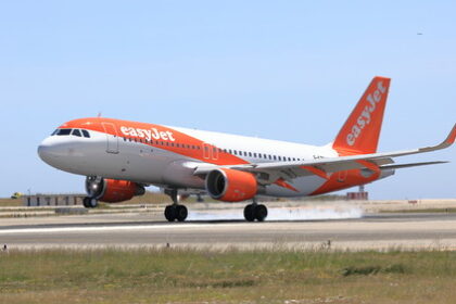 Un vol easyJet de Corfou à Londres contraint à un atterrissage d’urgence à Rome suite à des turbulences violentes ayant blessé l’équipage