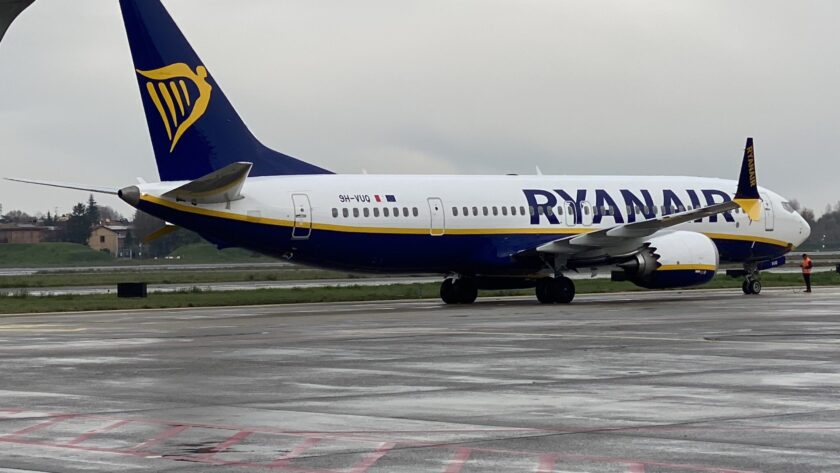 Un passager de Ryanair raconte son calvaire après un atterrissage imprévu à l’aéroport de Liège, en Belgique.