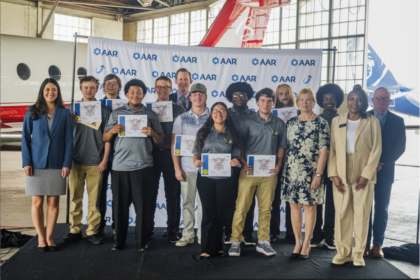 Les stagiaires en aviation de l’AAR obtiennent leur diplôme à Oklahoma.