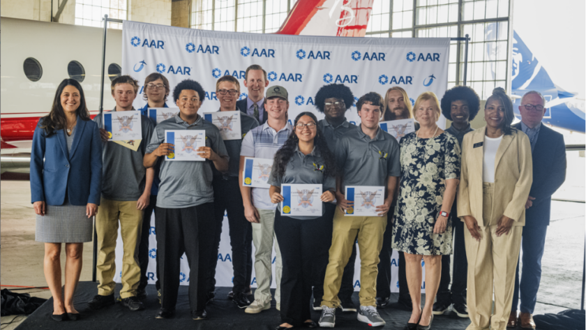 Les stagiaires en aviation de l’AAR obtiennent leur diplôme à Oklahoma.