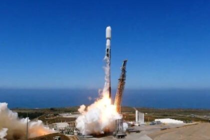 La mission Transporter-11 de SpaceX envoie plus de 100 satellites en orbite basse