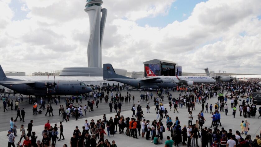 Le secteur de l’aviation navigue à travers l’été malgré un pic historique de voyages aériens