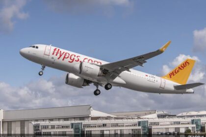 Le premier vol Pegasus vers Istanbul atterrit à l’aéroport de Séville, renforçant les liens avec l’Asie