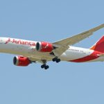 Avianca attaque en justice un passager perturbateur pour 30 000 $ après l’agression d’un membre d’équipage, entraînant l’annulation du vol de retour