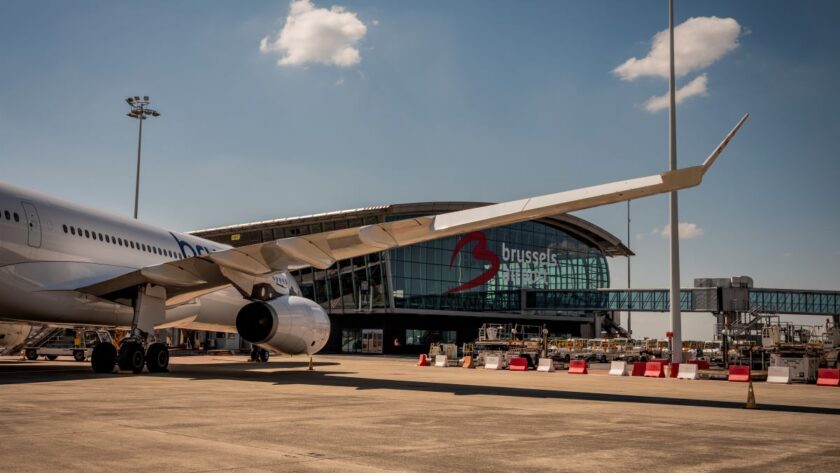 La croissance de 6% à l’aéroport de Bruxelles à l’été 2024: 4,9 millions de passagers et des performances exemplaires dans le fret