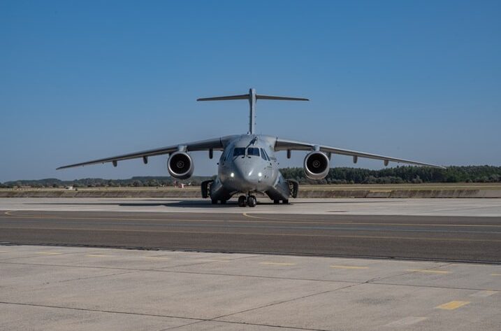 Embraer livre le premier C-390 Millennium à la Hongrie, une nouvelle capacité de l’OTAN avec une unité de évacuation médicale