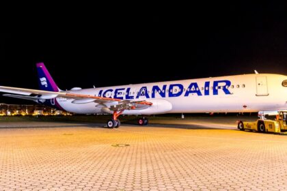 Le premier Airbus A321 d’Icelandair sort de l’atelier de peinture