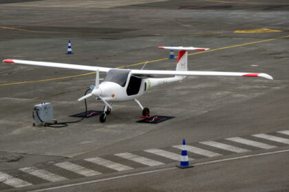 Centième vol électrique célébré à l’aéroport de Maastricht-Aix-la-Chapelle