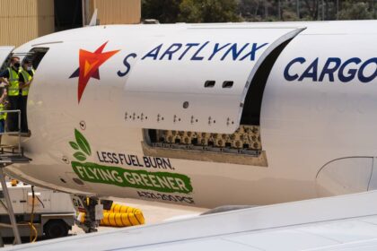 Premier atterrissage de SmartLynx Airlines Cargo à l’aéroport international de Navoi, en Ouzbékistan