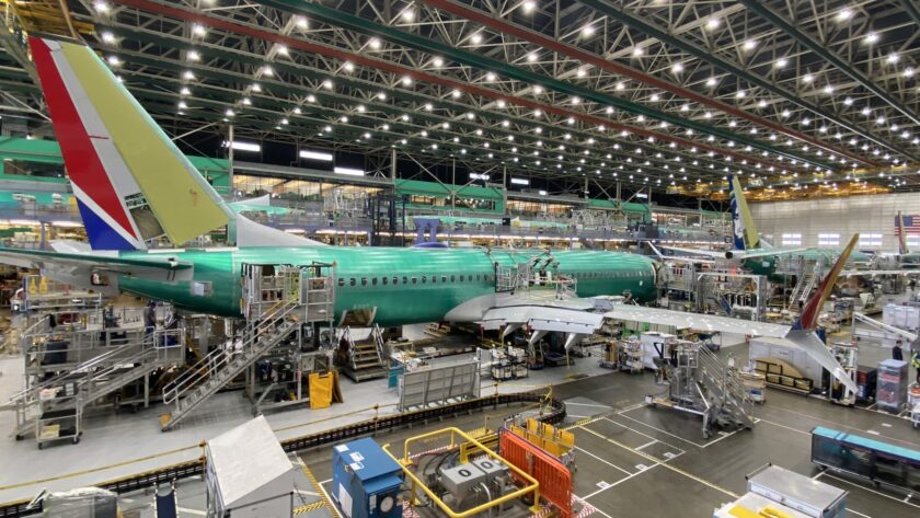 Boeing parvient à un accord provisoire pour mettre fin à une grève de cinq semaines dans un contexte de difficultés financières persistantes