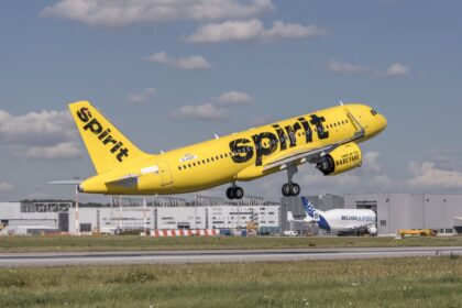 Spirit Airlines envisage de déposer le bilan selon le chapitre 11 en raison de difficultés financières et d’une échéance de dette