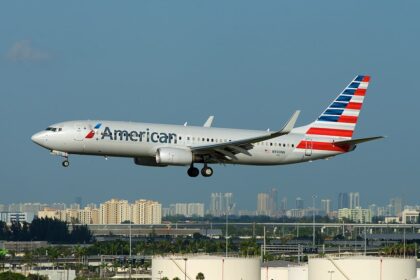 La FAA enquête sur une quasi-collision en plein ciel entre un Boeing 737 d’American Airlines et un Cessna au-dessus d’Austin, au Texas.