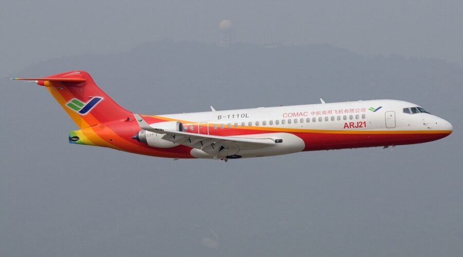 Le jet régional ARJ21 de COMAC rebaptisé C909 en prévision d’un grand salon aéronautique