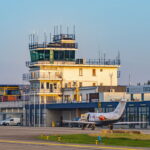 Avancée du projet de tour numérique à l’aéroport de Charleroi Bruxelles Sud grâce à l’installation d’un nouveau mât de caméra