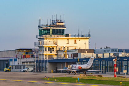 Avancée du projet de tour numérique à l’aéroport de Charleroi Bruxelles Sud grâce à l’installation d’un nouveau mât de caméra