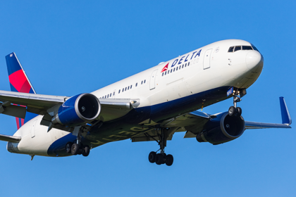 Un vol de la compagnie Delta Air Lines fait un arrêt d’urgence lors du décollage à Dakar, au Sénégal ; aucun blessé à signaler