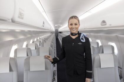 Finnair dévoile sa première cabine Embraer renouvelée avec un confort amélioré et un design écologique.