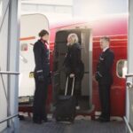 Norwegian Airlines clôt ses installations à Stavanger et Trondheim, suscitant des protestations des employés en raison de mesures d’économie.