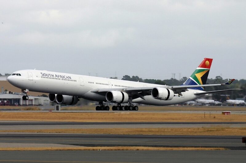 South African Airways envisage de vendre des créneaux horaires à Heathrow face à des difficultés financières