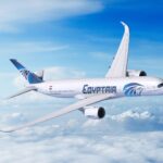 Un passager poursuit Egyptair pour 5 millions de dollars suite à un accident de thé chaud pendant des turbulences.