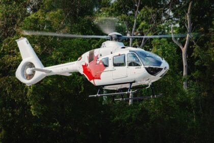 Airbus signe un contrat historique pour la livraison de 19 hélicoptères d’entraînement H135 à la Force aérienne royale canadienne