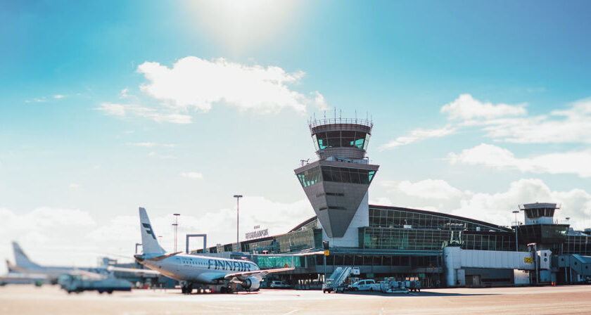 Accident mortel lors de travaux de maintenance d’un avion à l’aéroport d’Helsinki-Vantaa sous enquête