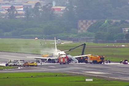 Un Boeing 737-400F de Total Linhas Aereas en proie aux flammes atterrit en urgence à l’aéroport de Sao Paulo, Brésil