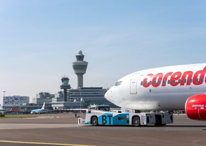 Un violent incendie ravage plus de quarante véhicules dans le parking de l’aéroport d’Amsterdam Schiphol